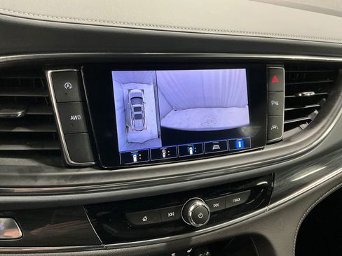Used 2024 Buick Enclave Premium image 21
