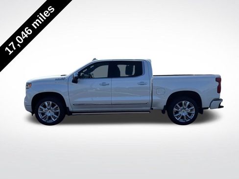 Used 2024 Chevrolet Silverado 1500 High Country w/ Technology Package AWD/4WD image 2