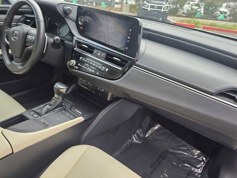 Used 2022 Lexus ES 300h w/ Premium Package image 12