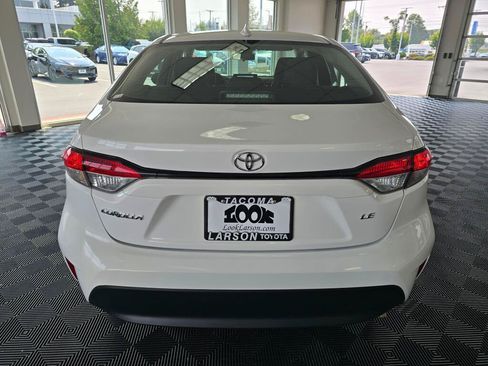 Used 2024 Toyota Corolla LE FWD image 4