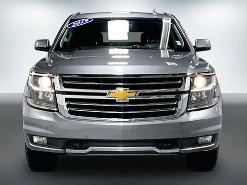 Used 2019 Chevrolet Tahoe LT w/ Luxury Package image 2