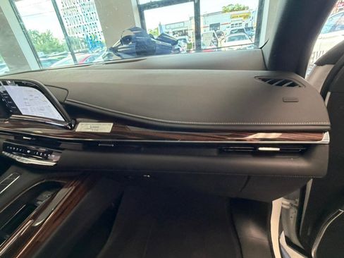 Used 2023 Cadillac Escalade Premium Luxury AWD/4WD image 45