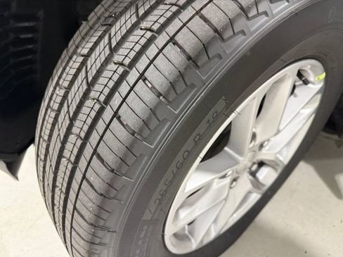 New 2025 Jeep Grand Cherokee Laredo X image 5