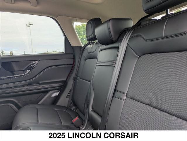 New 2025 Lincoln Corsair Grand Touring w/ Equipment Group 302A AWD/4WD image 12