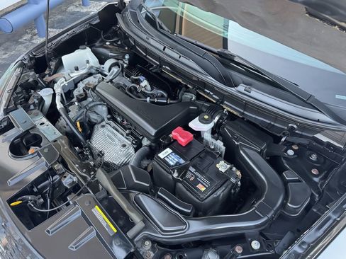 Used 2018 Nissan Rogue SV w/ Sun & Sound Touring Package AWD/4WD image 31