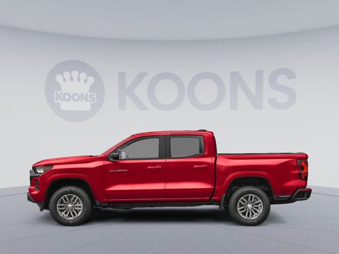 Used 2024 Chevrolet Colorado LT w/ LT Convenience Package II AWD/4WD image 4