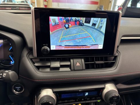 Used 2024 Toyota RAV4 SE w/ Weather & Moonroof Package image 41