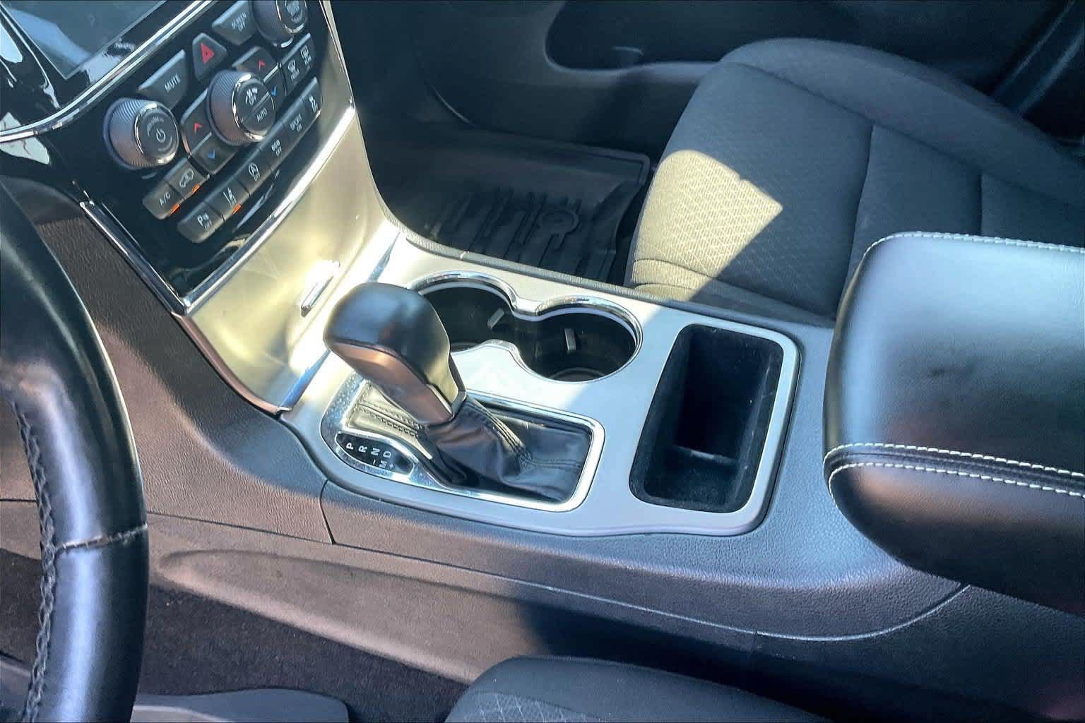 Used 2021 Jeep Grand Cherokee Freedom Edition AWD/4WD image 15