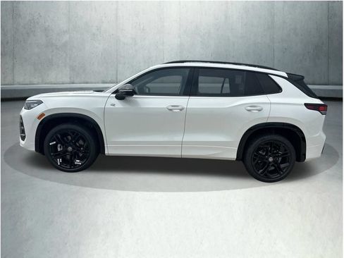 New 2026 Volkswagen Tiguan SE R-Line AWD/4WD image 2