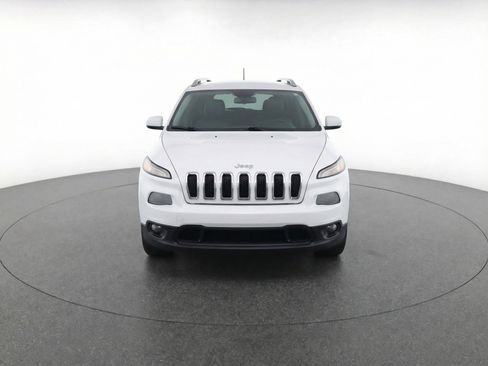 Used 2023 GMC Acadia SLT image 2