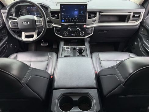 Used 2024 Ford Expedition XLT RWD image 11