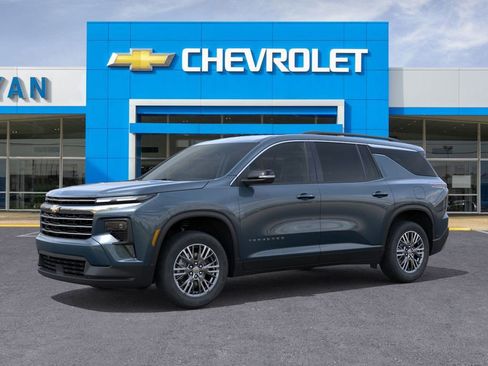 New 2026 Chevrolet Traverse LT image 2