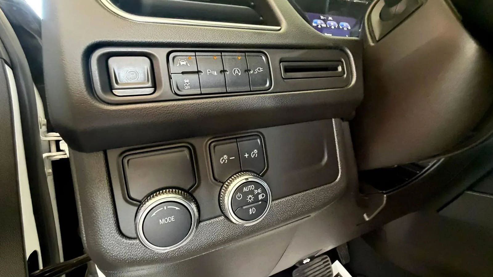 Used 2021 GMC Yukon XL SLT RWD image 18