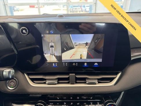 New 2026 Chevrolet Equinox LT w/ Convenience Package II AWD/4WD image 4