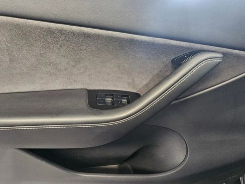 Used 2020 Tesla Model Y Long Range image 13