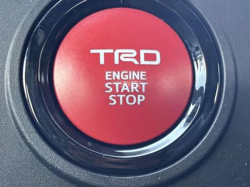Used 2025 Toyota Tacoma TRD Sport AWD/4WD image 22