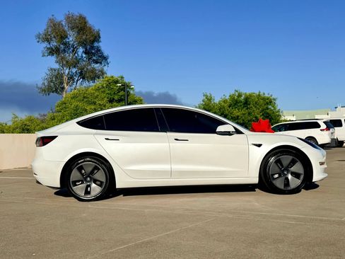 Used 2023 Tesla Model 3 Standard Range RWD image 5