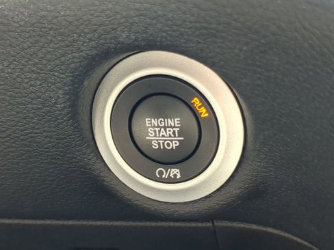 Used 2023 Chrysler Pacifica Touring-L w/ S Appearance Package image 23