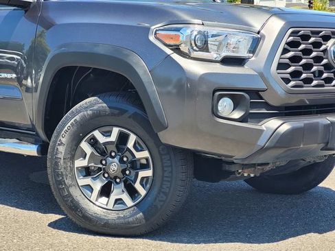 Certified 2022 Toyota Tacoma TRD Off-Road w/ Technology Package AWD/4WD image 4