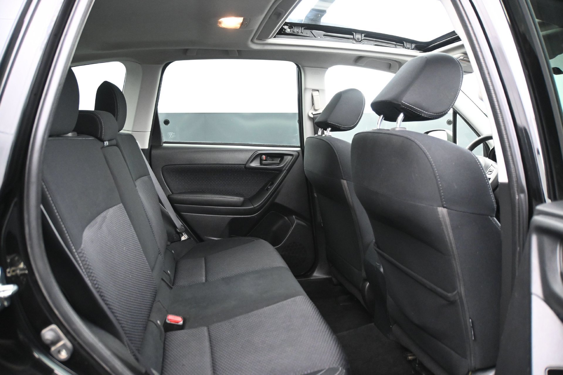 Used 2018 Subaru Forester 2.5i Premium w/ All-Weather Package AWD/4WD image 14