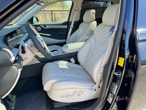 Used 2025 Genesis GV80 3.5T Prestige image 18