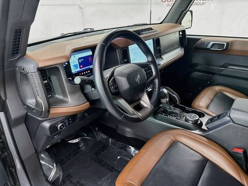 Used 2024 Ford Bronco Outer Banks AWD/4WD image 9