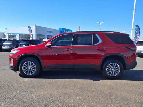 Used 2023 Chevrolet Traverse LT image 4