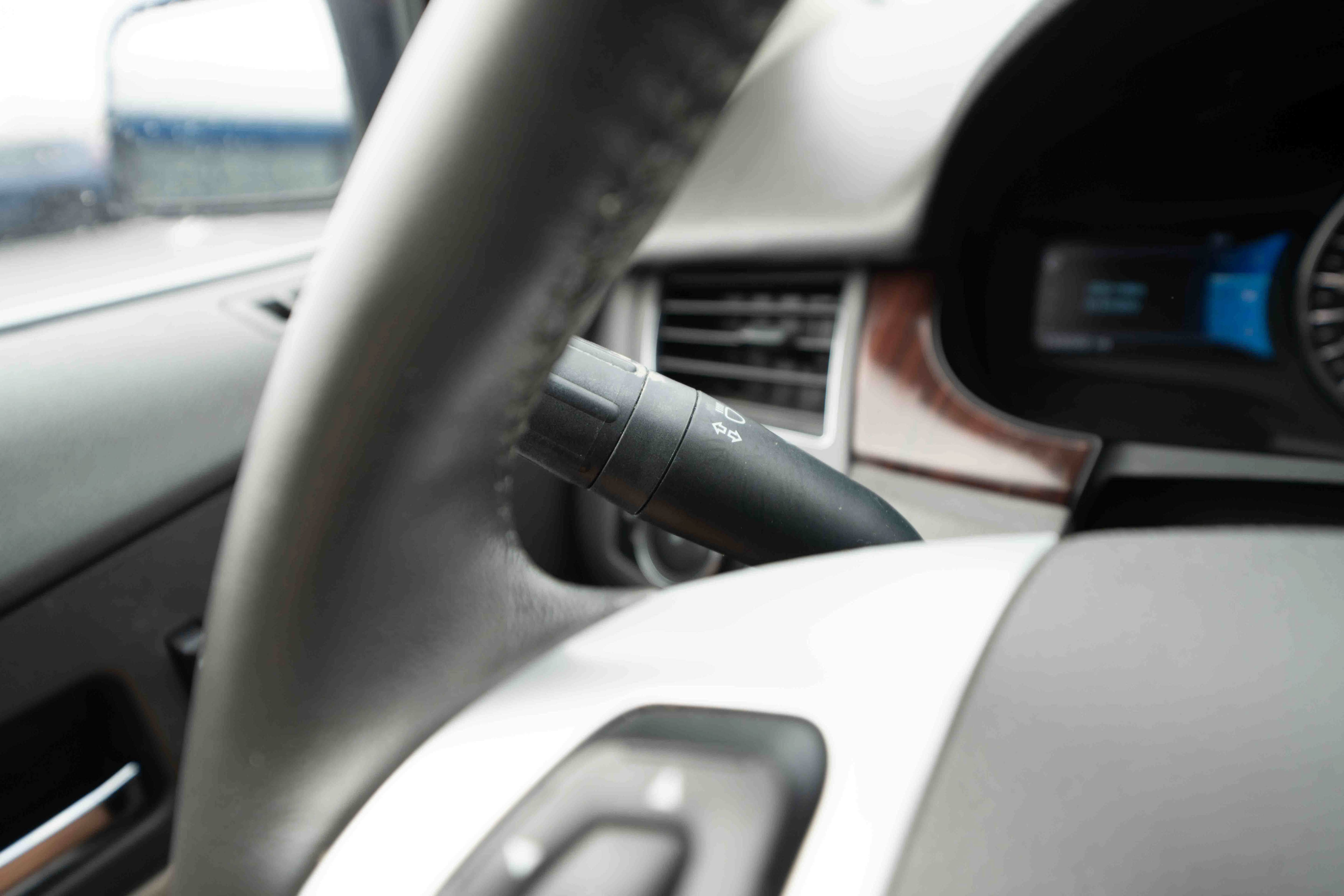 Used 2013 Ford Edge Limited FWD image 13