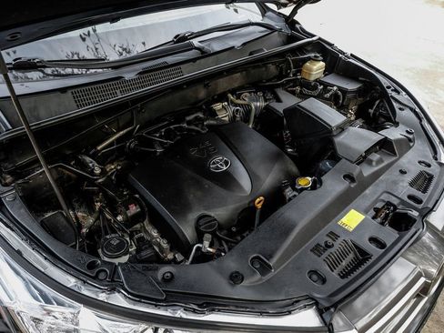 Used 2017 Toyota Highlander Plus image 60