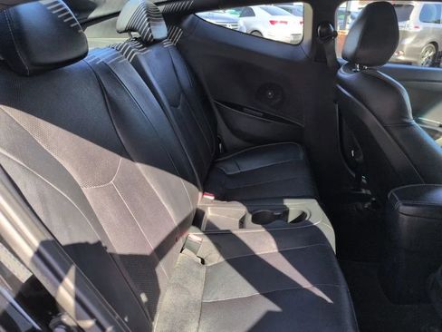 Used 2016 Hyundai Veloster Turbo w/ Option Group 04 image 15