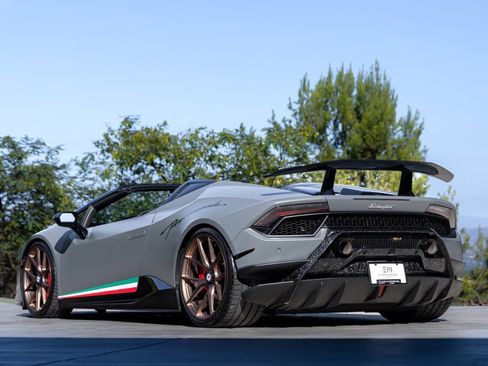 Used 2018 Lamborghini Huracan Performante image 41