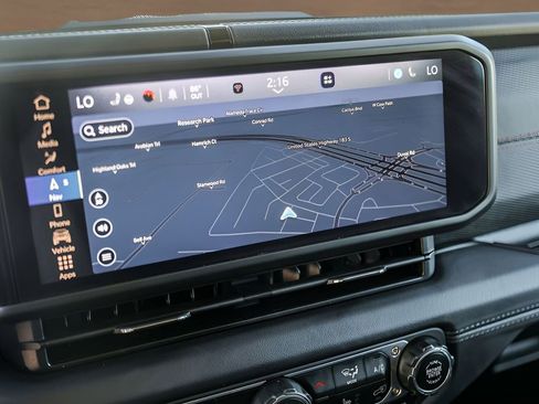 Used 2024 Jeep Wrangler Unlimited Rubicon w/ Technology Group image 16