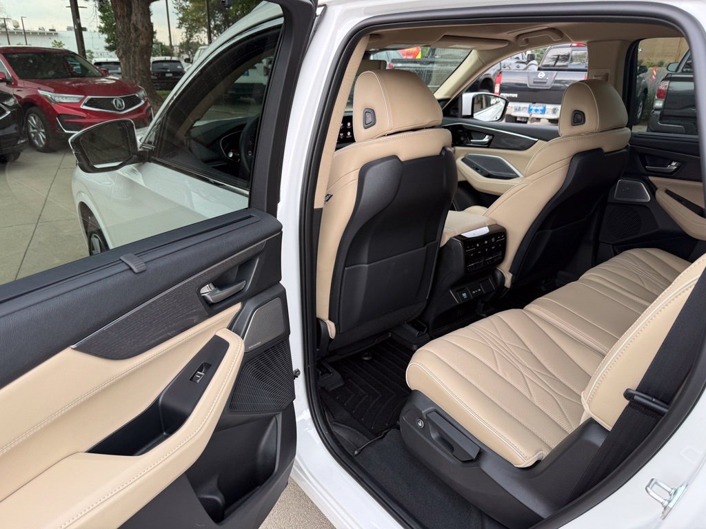 Used 2025 Acura MDX w/ Advance Package AWD/4WD image 13