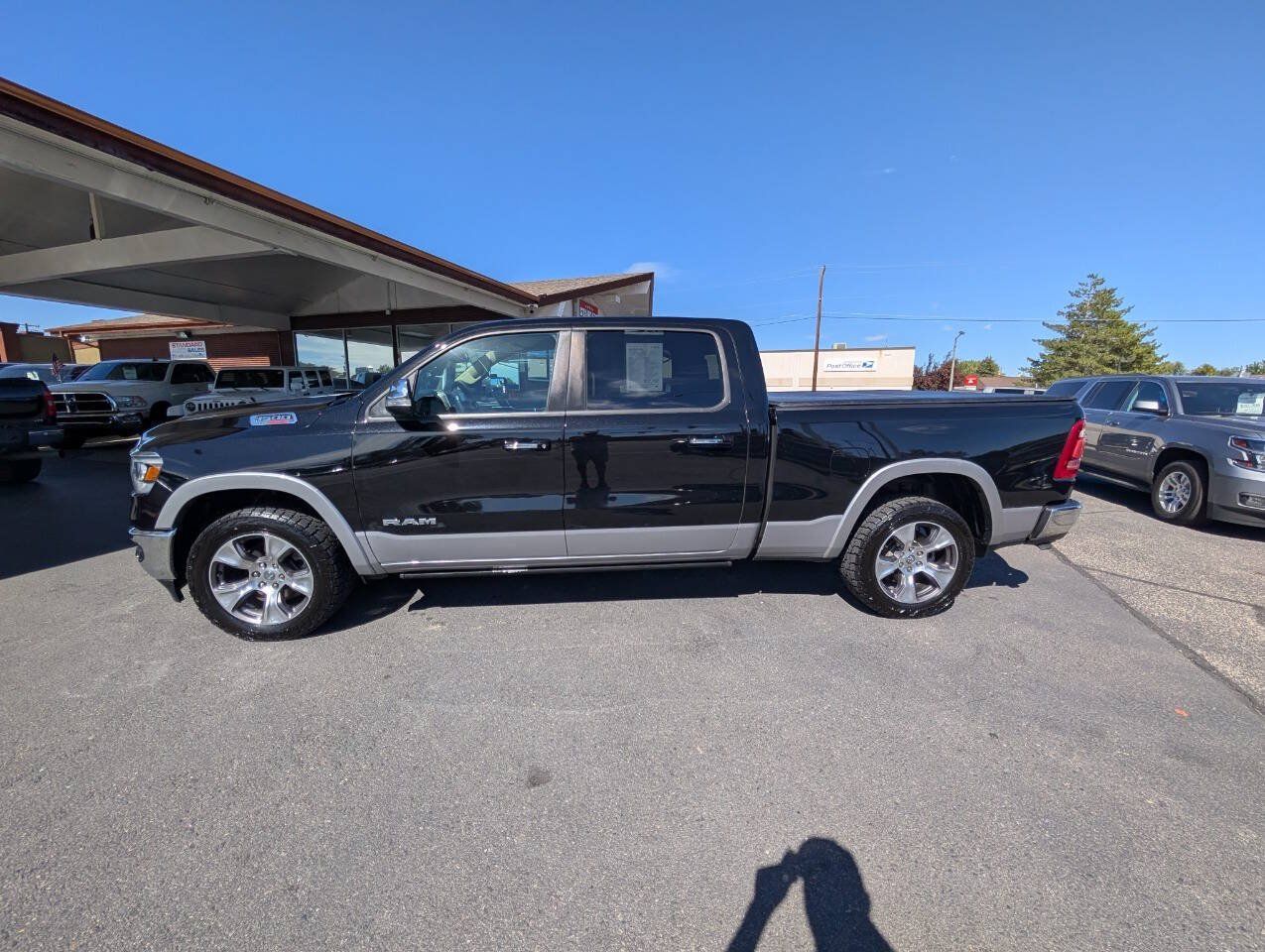 Used 2020 RAM 1500 Laramie AWD/4WD image 4