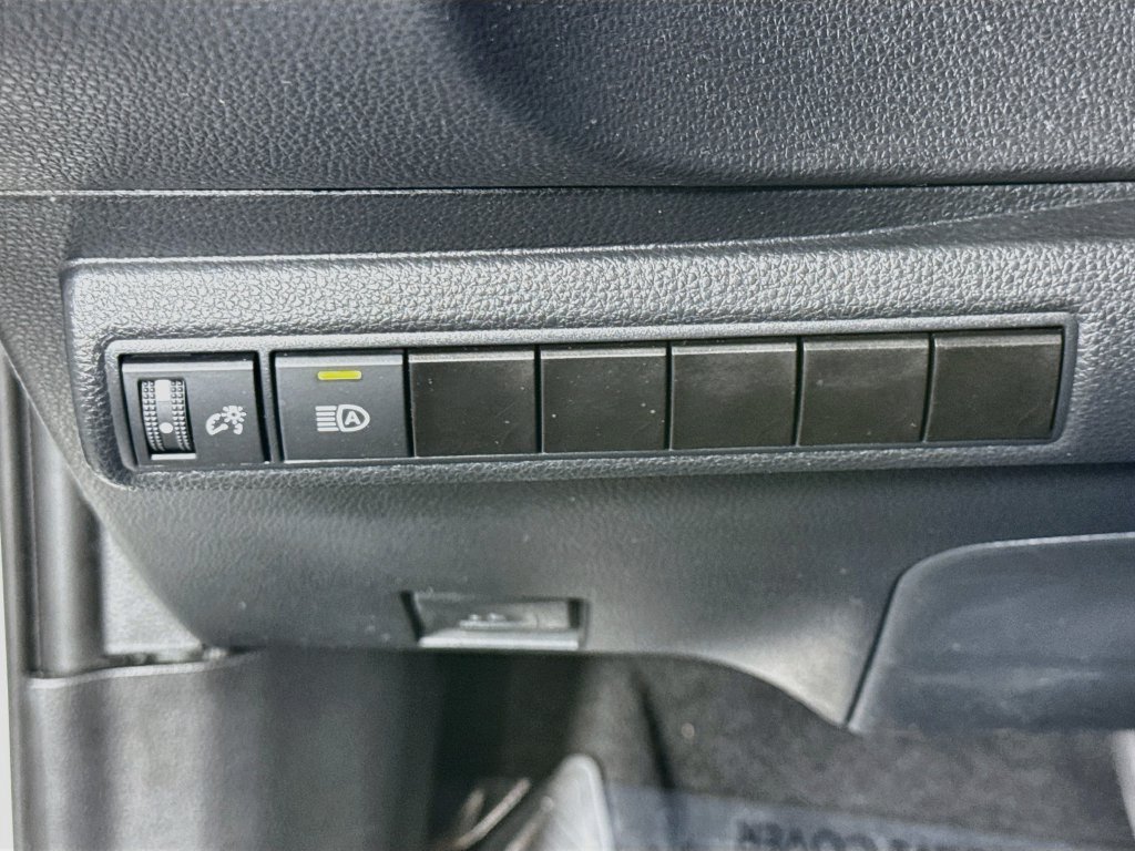 Used 2024 Toyota Corolla SE FWD image 19