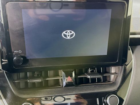 Used 2024 Toyota Corolla Cross LE image 18