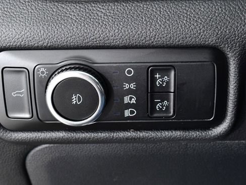 Used 2023 Ford Explorer XLT w/ Equipment Group 202A image 32