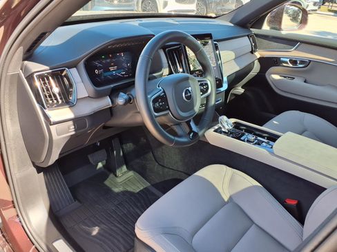 New 2026 Volvo XC90 B5 Core w/ Protection Package Premier image 12