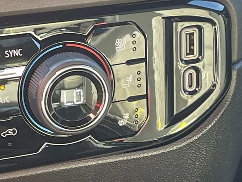 Used 2023 Chevrolet Silverado 1500 ZR2 image 24