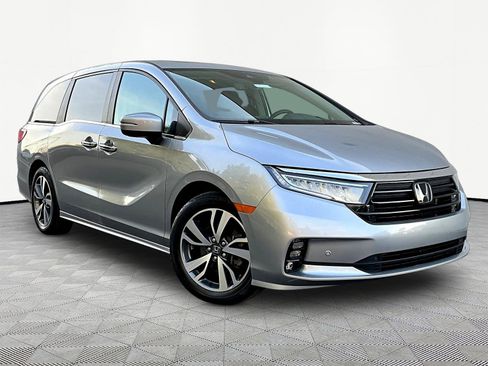 Used 2023 Honda Odyssey Touring image 3