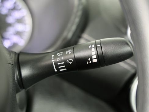 Used 2025 Nissan Sentra SV image 19