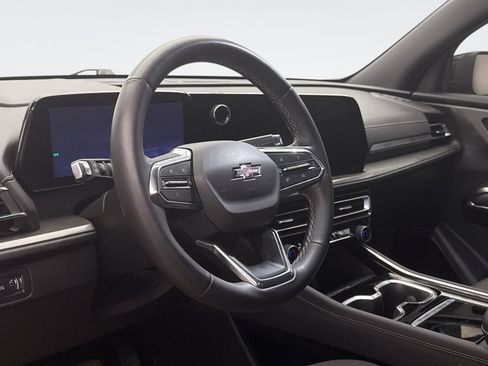 Used 2024 Chevrolet Traverse LT w/ Midnight/Sport Edition image 7