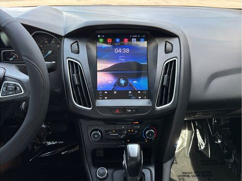 Used 2016 Ford Focus SE FWD image 11