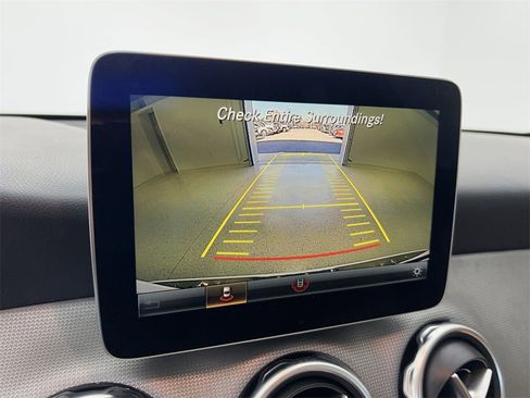 Used 2018 Mercedes-Benz GLA 250 image 14