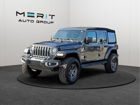 Used 2018 Jeep Wrangler Unlimited Sahara image 4