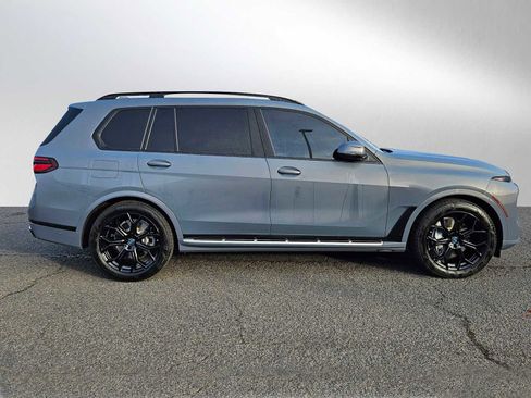 Used 2025 BMW X7 xDrive40i w/ Executive Package image 2