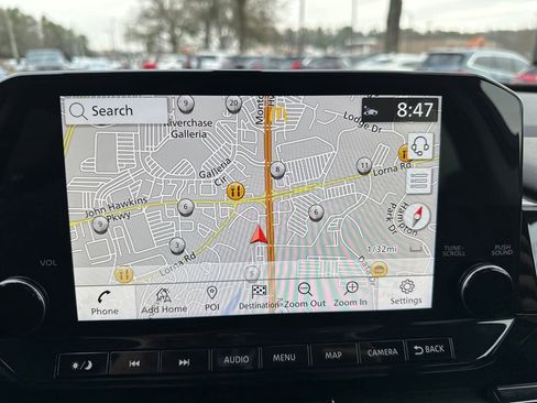 Used 2024 Nissan Pathfinder Platinum image 8