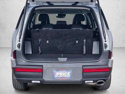 Used 2025 Hyundai Santa Fe SEL FWD image 6