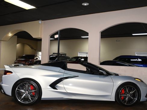 Used 2022 Chevrolet Corvette Stingray Convertible w/ Z51 Performance Package RWD image 52