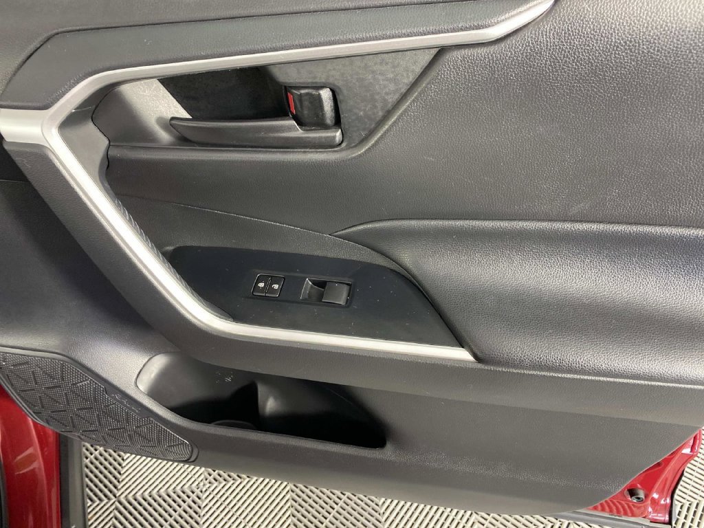 Used 2020 Toyota RAV4 LE w/ All Weather Liner Package AWD/4WD image 23